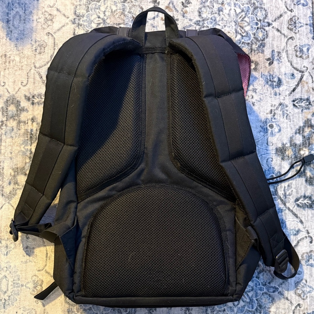 Herschel Supply Co Black Backpack | Laptop Sleeve | Buckle Strap Style - Picture 3 of 4